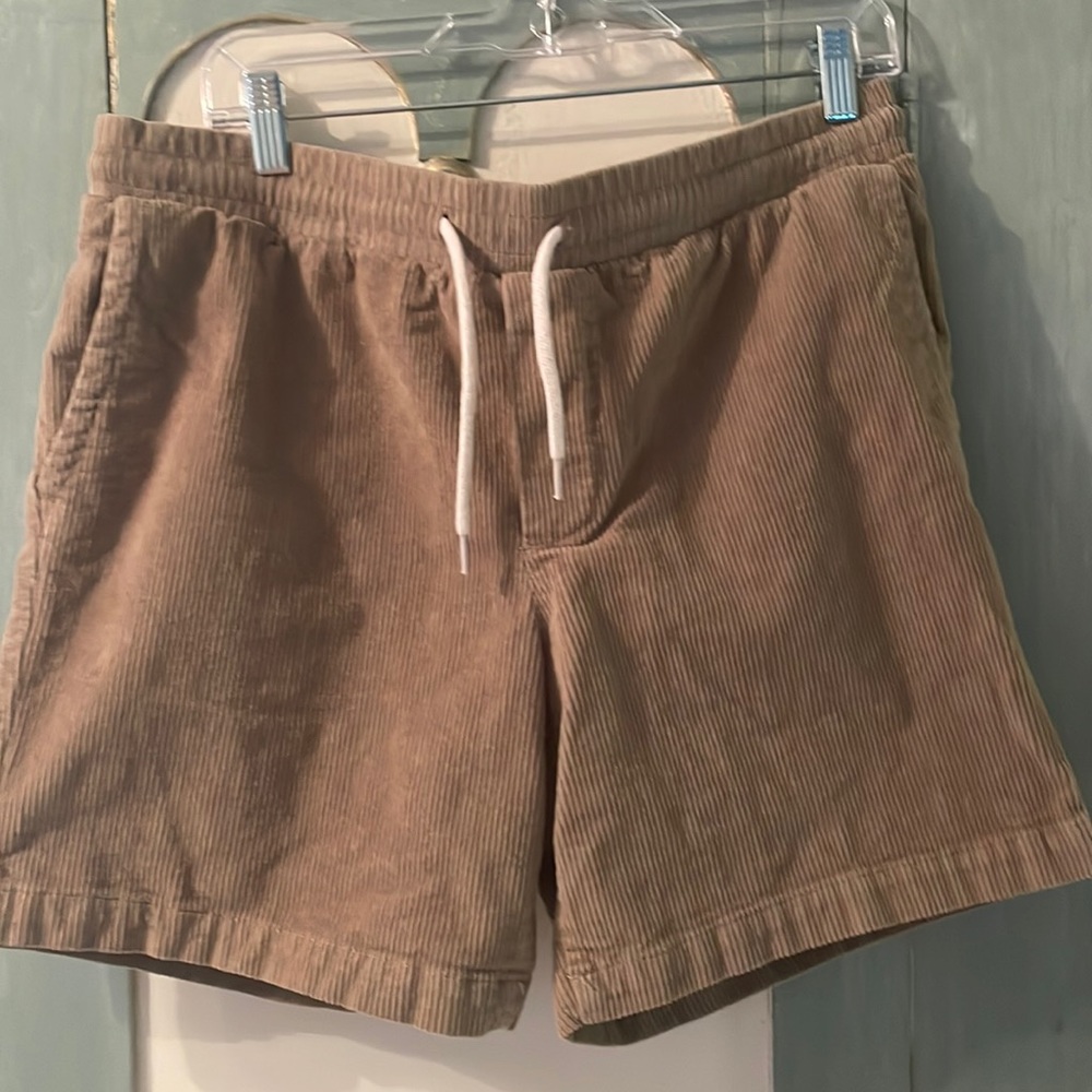 Like new Mens pull on corduroy RSQ shorts size L